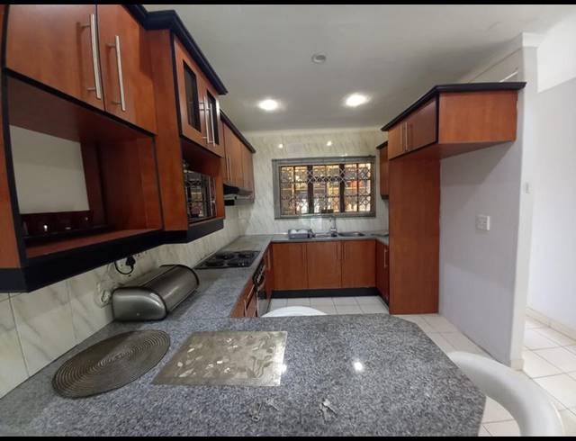 2 BEDROOM SIMPLEX FOR SALE IN MALVERN